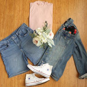 Levi's classic mid length shorts